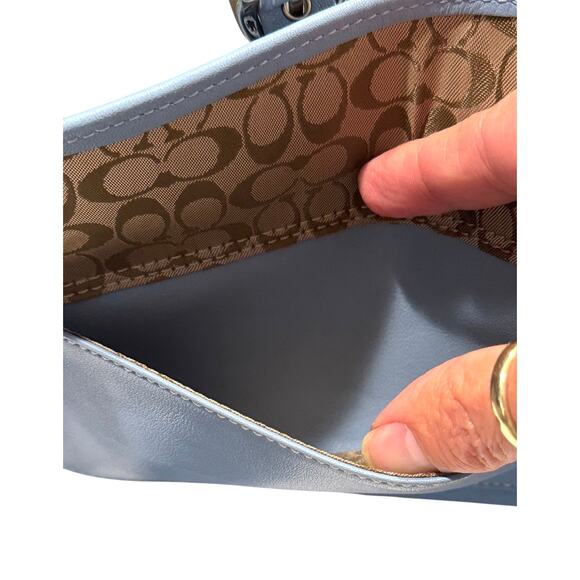 ViNTaGe Y2K COACH Soho Powder Blue Leather Buckle Wristlet - Picture 6 of 8